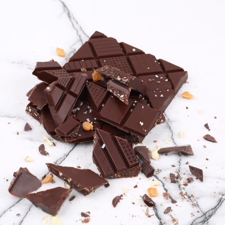 Tablette de chocolat noir Bio, amandes, caramel & sel de Guérande