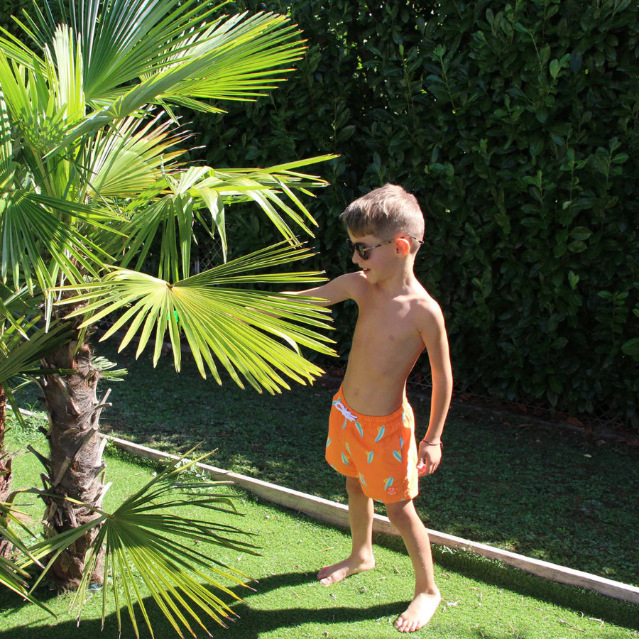 Maillot-de-bain-enfant-recycle-orange-motif-sur