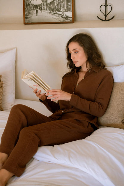 Pantalon de pyjama femme en gaze de coton bio marron de dos