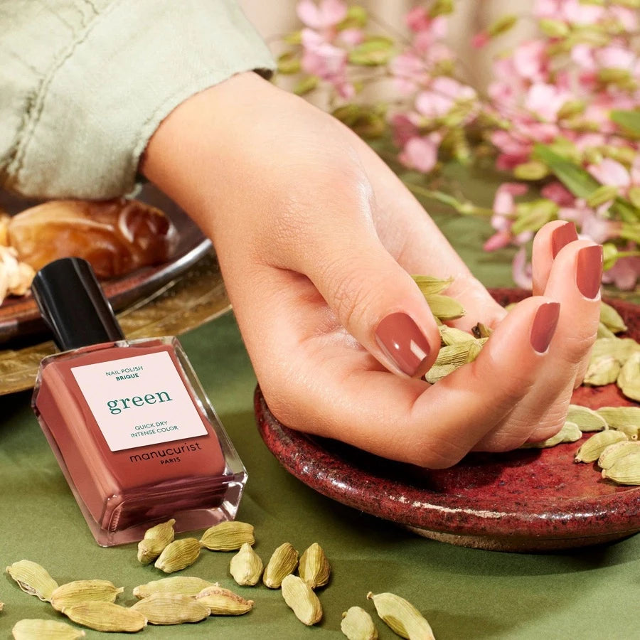 Vernis manucurist couleur brique