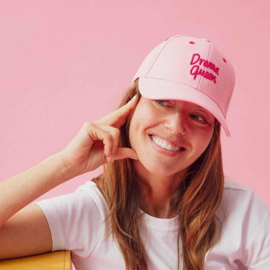 casquette adulte chamaye drama queen denim rose portée