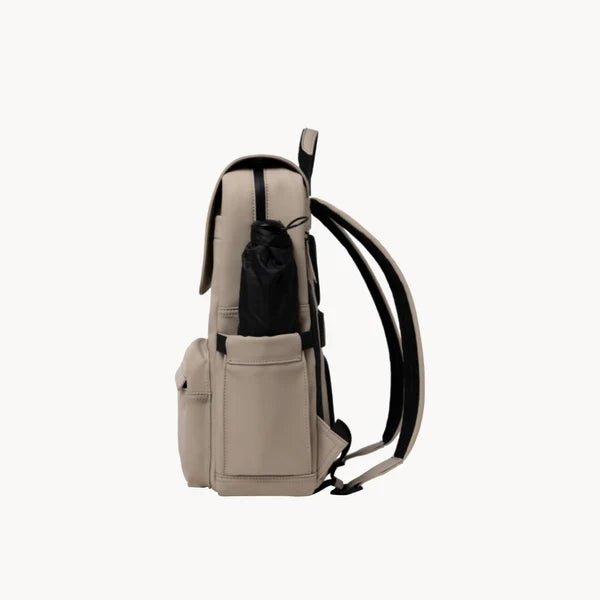 sac à dos imperméable couleur sable de côté