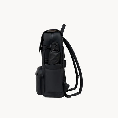 Sac à dos imperméable noir vu de côté