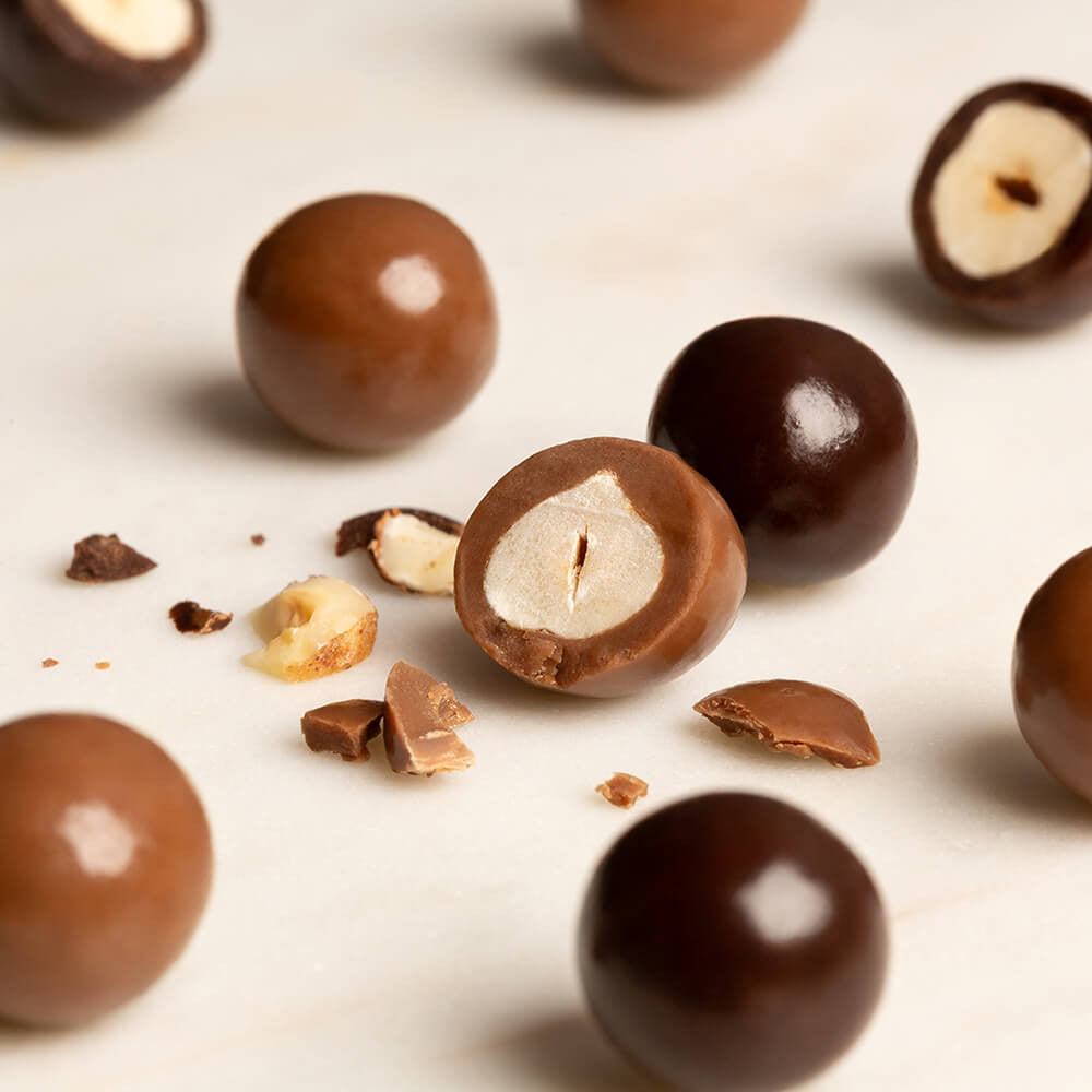 noisettes enrobees de chocolat noir lait zoom