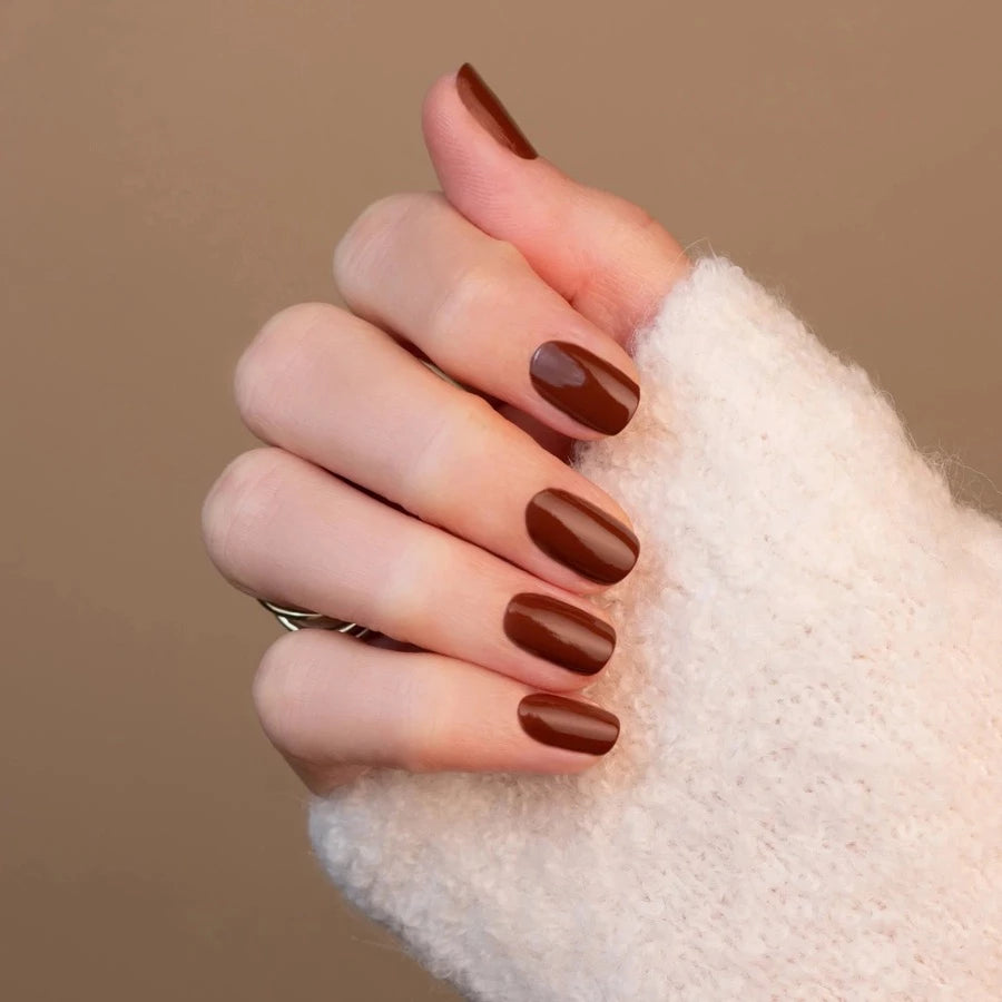 Vernis Chesnut. semi permanent Green flash Manucurist