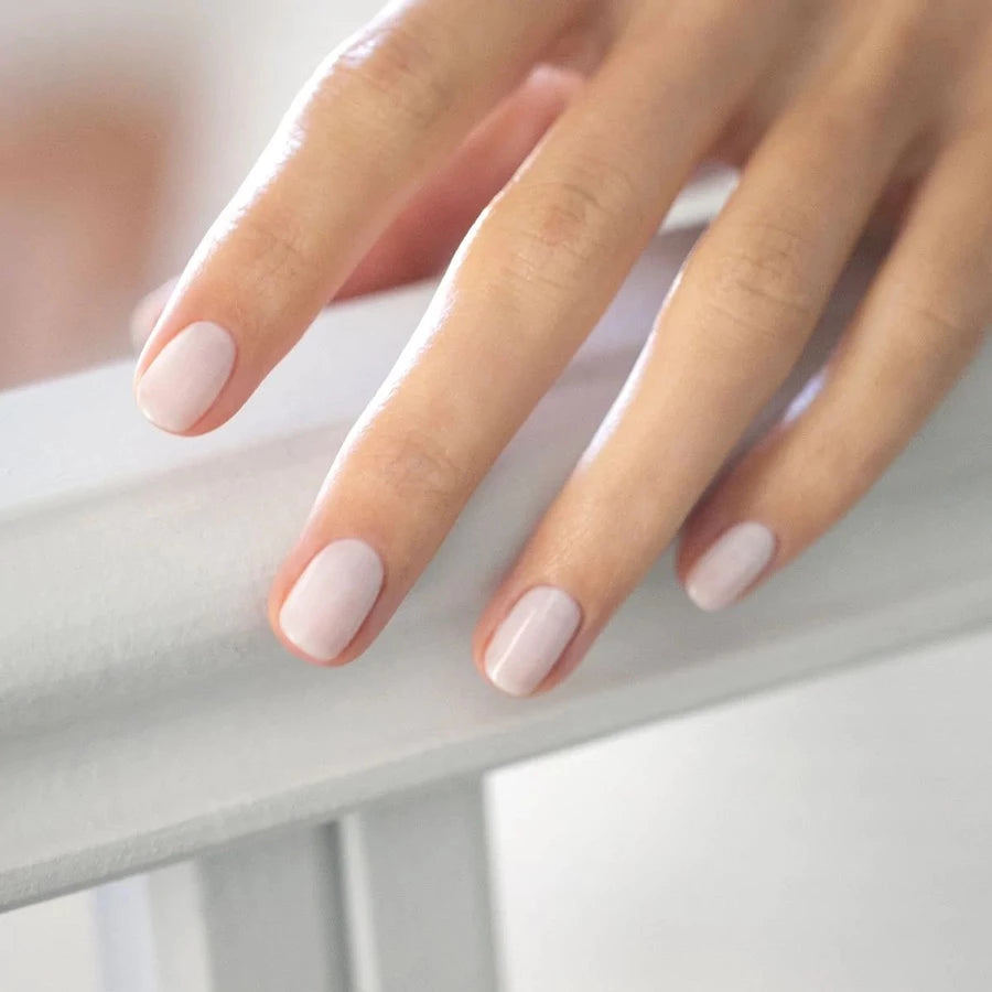 Vernis milky white Green flash semi permanent Manucurist